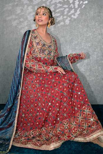 Buy_Sheeshakari_Red Silk Scoop Neck Pattern Set 