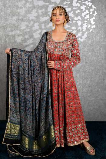 Sheeshakari_Red Silk Scoop Neck Ajrakh Pattern Kurta Set _at_Aza_Fashions