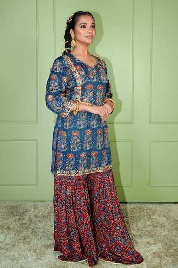 Sheeshakari Blue Silk V-neck, Yes Ajrakh Pattern Kurta Set Online at Aza Fashions Sheeshakari_Blue Silk V-neck, Yes Ajrakh Pattern Kurta Set _Online_at_Aza_Fashions