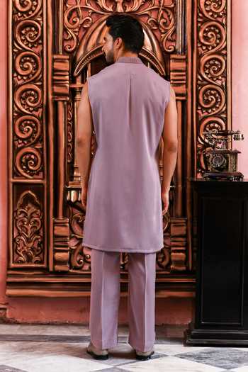 Yajy By Aditya Jain Rong Verse Embroidered Jacket & Kurta Set 