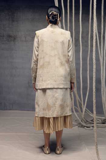 Kritika Murarka Jute Embroidered Kimono Jacket 