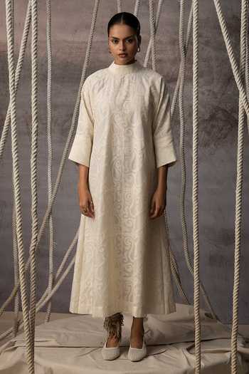 Buy_Kritika Murarka_Ivory Silk, Chanderi Cotton High Neck Applique Work A-line Dress 