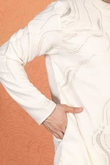 Buy_Aham-Vayam_Off White Cotton Embroidered Kurta Set 