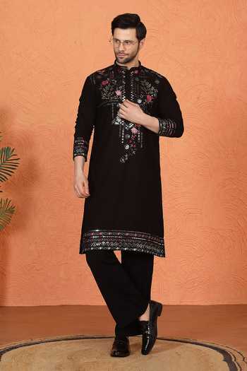 Aham-Vayam Embroidered Cotton Silk Kurta Set