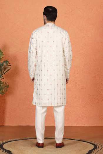 Aham-Vayam Embroidered Cotton Silk Kurta & Pant Set 