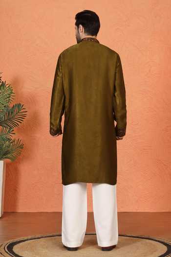 Aham-Vayam Placement Embroidered Kurta & Pant Set 