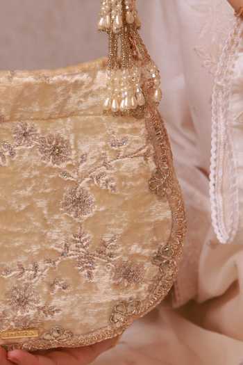 Buy Amyra Off White Suki Velvet Scallop Embroidered Purse Online at Aza Fashions Buy_Amyra_Off White Suki Velvet Scallop Embroidered Purse _Online_at_Aza_Fashions