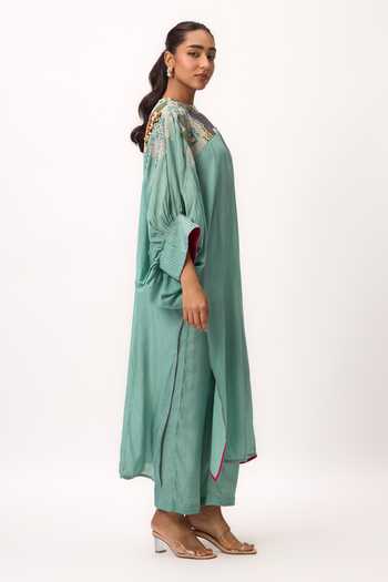 Ruchi Marodia_Green Silk, Muslin Round Neck, Yes Shami Whisper Embroidered Kurta And Pant Set _at_Aza_Fashions