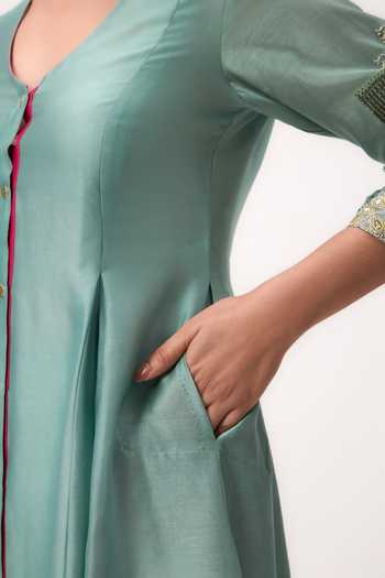 Shop_Ruchi Marodia_Green Chanderi V-neck Shami Whisper Panelled Kurta Set _Online_at_Aza_Fashions