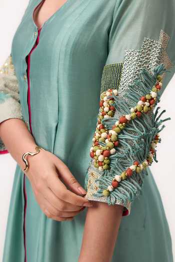 Buy_Ruchi Marodia_Green Chanderi V-neck Shami Whisper Panelled Kurta Set 