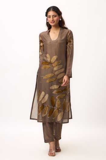 Ruchi Marodia_Brown Chanderi V-neck, Yes Watercolor Print Kurta Set _Online_at_Aza_Fashions