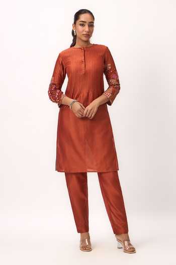 Ruchi Marodia_Orange Chanderi Mandarin Collar Shami Whisper Kurta Set _Online_at_Aza_Fashions