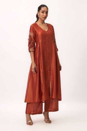 Ruchi Marodia_Orange Chanderi V-neck Shami Whisper Panelled Kurta Set _Online_at_Aza_Fashions