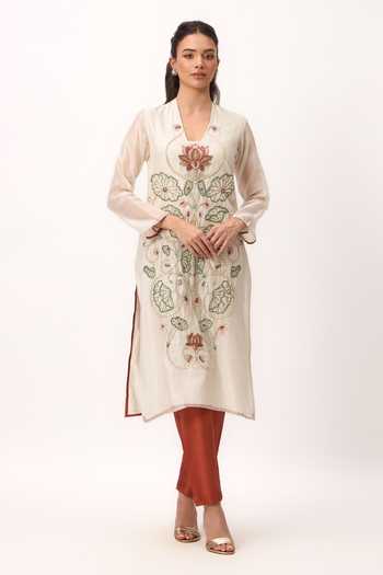 Buy_Ruchi Marodia_Off White Chanderi V-neck Lotus Bloom Jaal Kurta Set _Online_at_Aza_Fashions