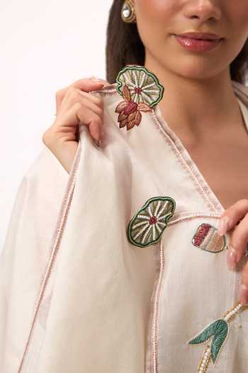Buy_Ruchi Marodia_Off White Chanderi V-neck Lotus Bloom Jaal Kurta Set 