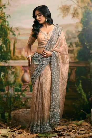 Shop_Samyukta Singhania_Green Tissue V-neck Banarsi Saree And Blouse Set 