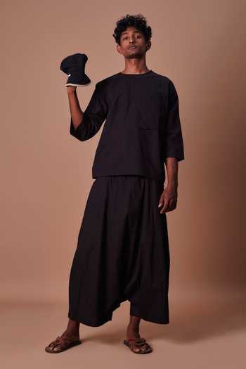 Buy_MATI_Black Cotton Cross Pocket T-shirt _Online_at_Aza_Fashions