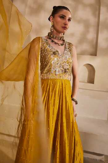 Buy_Anu Pellakuru_Mustard , , V-neck Sunehri Embroidered Anarkali Set _Online_at_Aza_Fashions