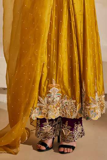 Buy_Anu Pellakuru_Mustard , , V-neck Sunehri Embroidered Anarkali Set 