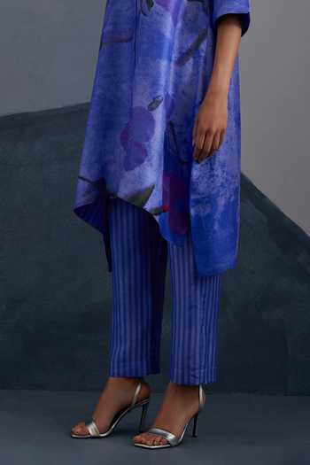 Clos_Cobalt Silk, Dupion Collared Vineyard Blue Kurta And Pant Set _at_Aza_Fashions
