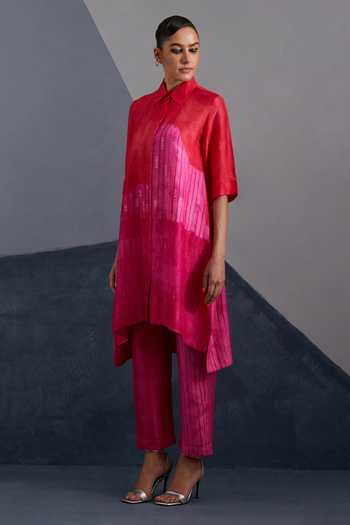Clos_Red Silk, Dupion Collared Omen Print Kurta And Pant Set _Online_at_Aza_Fashions