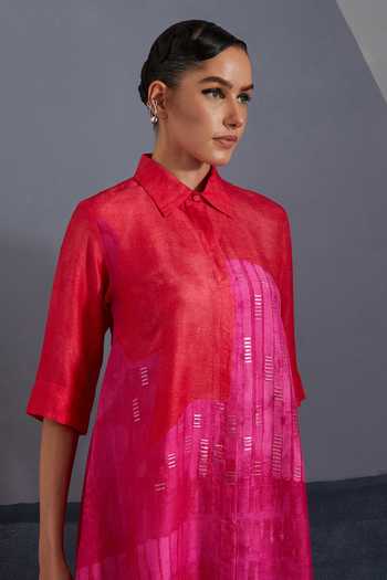 Clos_Red Silk, Dupion Collared Omen Print Kurta And Pant Set _at_Aza_Fashions