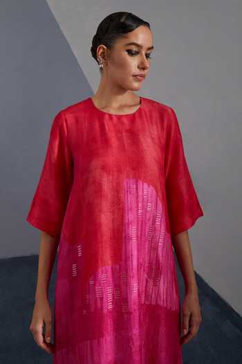 Clos_Red Silk, Dupion Round Neck, Yes Omen Printed Kurta And Pant Set _at_Aza_Fashions