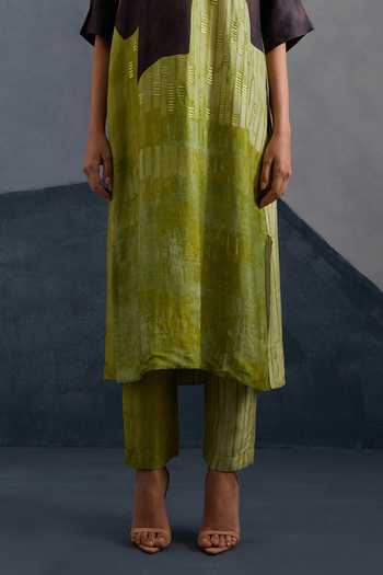 Clos_Green Dupion, Silk Round Neck, Yes Omen Print Kurta And Pant Set _at_Aza_Fashions