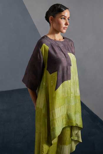 Buy_Clos_Green Silk, Dupion Round Neck, Yes Omen Print Kurta And Pant Set _Online_at_Aza_Fashions