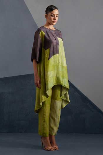 Shop_Clos_Green Silk, Dupion Round Neck, Yes Omen Print Kurta And Pant Set _Online_at_Aza_Fashions