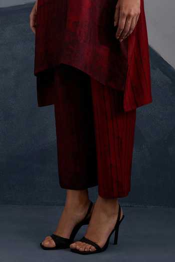 Shop_Clos_Red Silk, Dupion Collared, Yes Omen Print Kurta And Pant Set _Online_at_Aza_Fashions