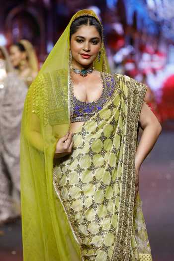 Shop_Itrh_Yellow Tissue, Organza, Silk Scoop Neck Neelkanthi Noor Saree With Blouse _Online_at_Aza_Fashions
