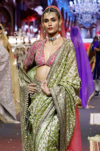 Itrh Green Tissue, Silk V-neck Gulnaar Saree Set Online at Aza Fashions Itrh_Green Tissue, Silk V-neck Gulnaar Saree Set _Online_at_Aza_Fashions