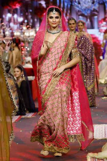 Itrh Gulrukh Ombre Saree Set 