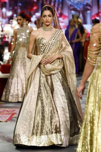 Buy_Itrh_Gold Organza, Tissue Sweetheart Neck Zarika Lehenga Set _Online_at_Aza_Fashions