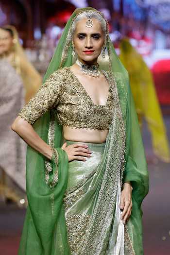 Shop_Itrh_Green Tissue, Silk V-neck Zarika Noor Saree Set _Online_at_Aza_Fashions