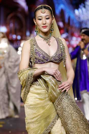 Buy_Itrh_Yellow Tissue, Silk V-neck Pehrang Saree With Blouse _Online_at_Aza_Fashions