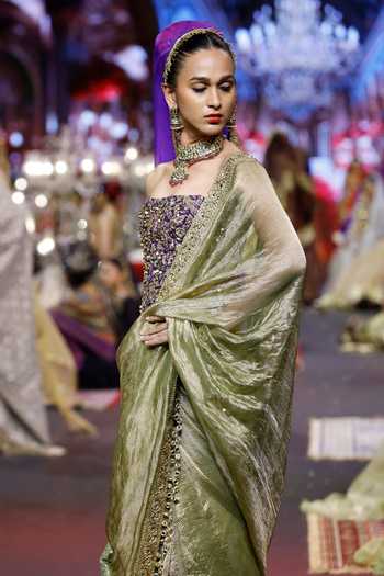 Itrh_Green Tissue, Organza Neelrang Saree Set With Dupatta _Online_at_Aza_Fashions