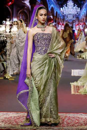 Itrh Neelrang Saree Set With Dupatta 