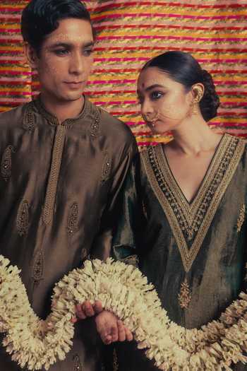 Label Earthen_Green Chanderi Silk Saaj Shringar Paisley Embroidered Kurta Set _at_Aza_Fashions
