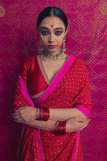 Label Earthen_Red Silk V-neck Laal Sitara Saree And Blouse Set _Online_at_Aza_Fashions