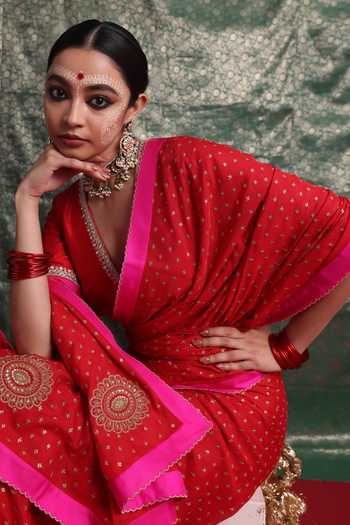 Shop_Label Earthen_Red Silk V-neck Laal Sitara Saree And Blouse Set _Online_at_Aza_Fashions