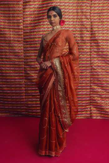 Label Earthen Roop Shringar Saree & Blouse Set 