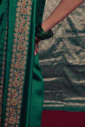 Label Earthen_Green Silk Round Neck Mallika Embroidered Saree And Blouse Set _Online_at_Aza_Fashions