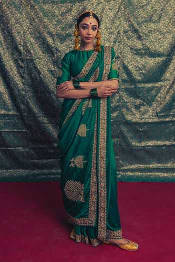 Label Earthen Mallika Embroidered Saree & Blouse Set 