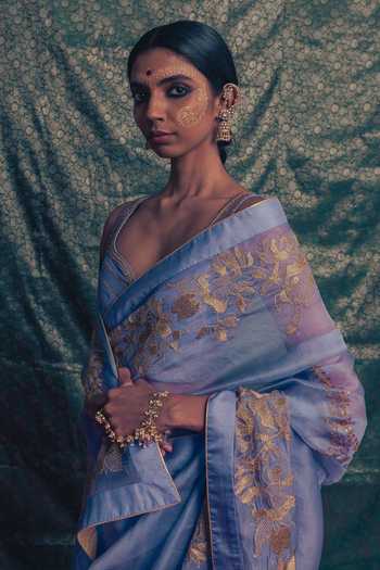 Label Earthen_Lavender Organza, Chanderi V-neck Lavanya Embroidered Saree With Blouse _Online_at_Aza_Fashions