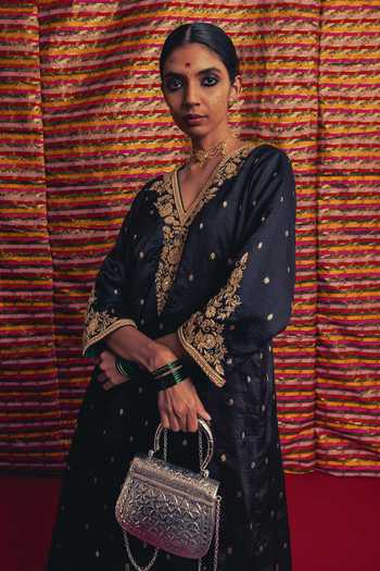 Label Earthen Nisha Shringar Silk Kurta Set 