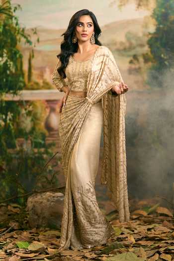 Buy_Samyukta Singhania_Beige Scoop Neck Hand Embroidered Banarasi Saree And Blouse Set 