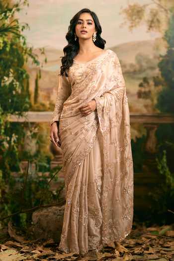 Buy_Samyukta Singhania_Beige Tissue V-neck Hand Embroidered Banarsi Saree And Blouse Set 