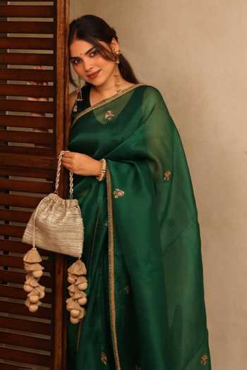 AMYRA Ekaya Textured Pattern Potli
